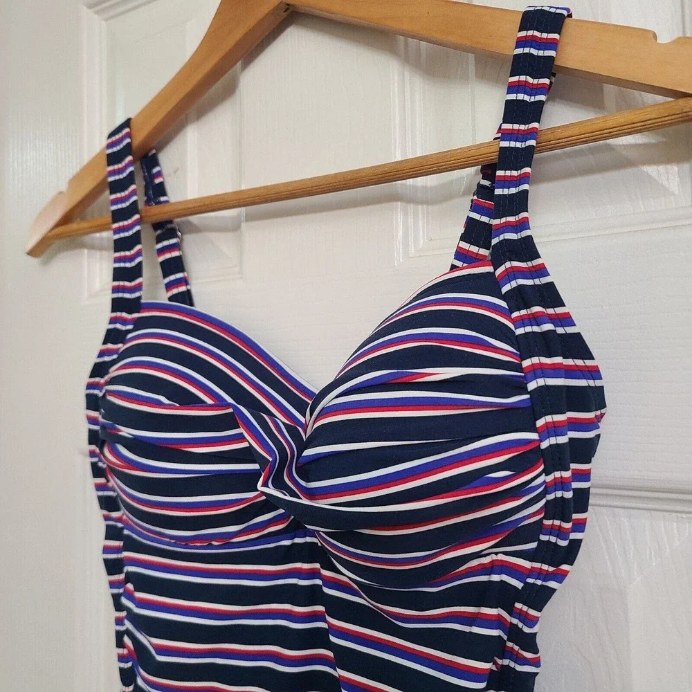 Niptuck Swim Womens Tankini Swimsuit Top Navy Red Stripe Multi Fit Cup Size 6 - Picture 2 of 9